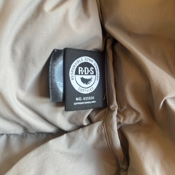 Aritizia TNA Super Puff Original Length, Size SMALL - Picture 6 of 8